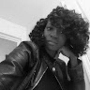 Meet your Posher, Khadeeja